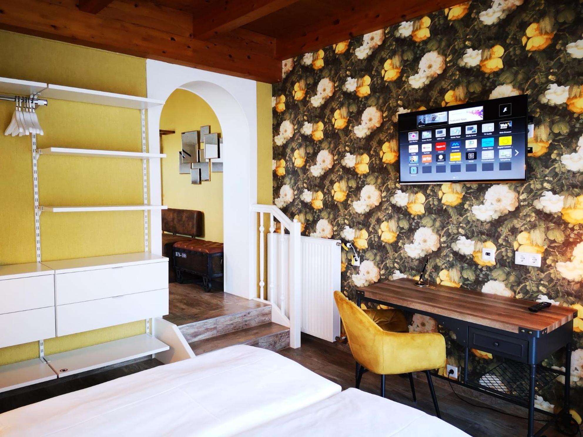 Aparthotel "Goldener Hahn Apartments" Бад Вальтерсдорф Номер фото